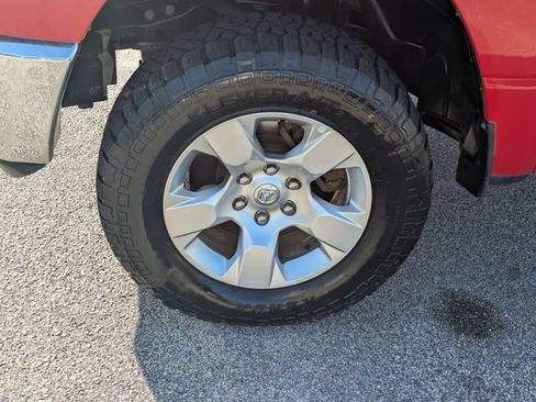Used 2019 RAM 1500 Big Horn AWD/4WD image 10