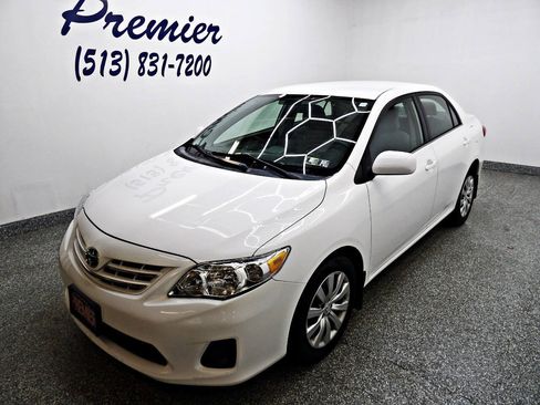 Used 2013 Toyota Corolla LE FWD image 1