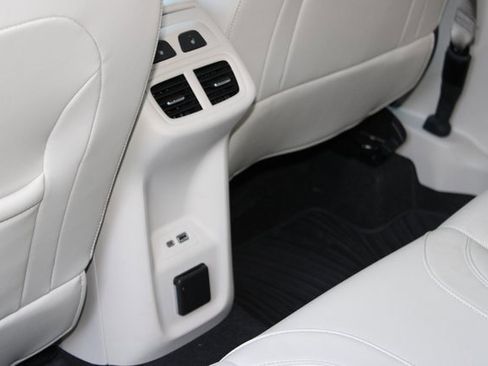 Used 2022 Buick Envision Avenir w/ Technology Package II image 19