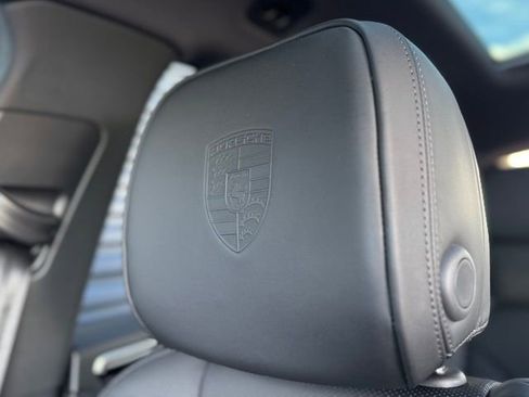 Certified 2026 Porsche Macan image 32