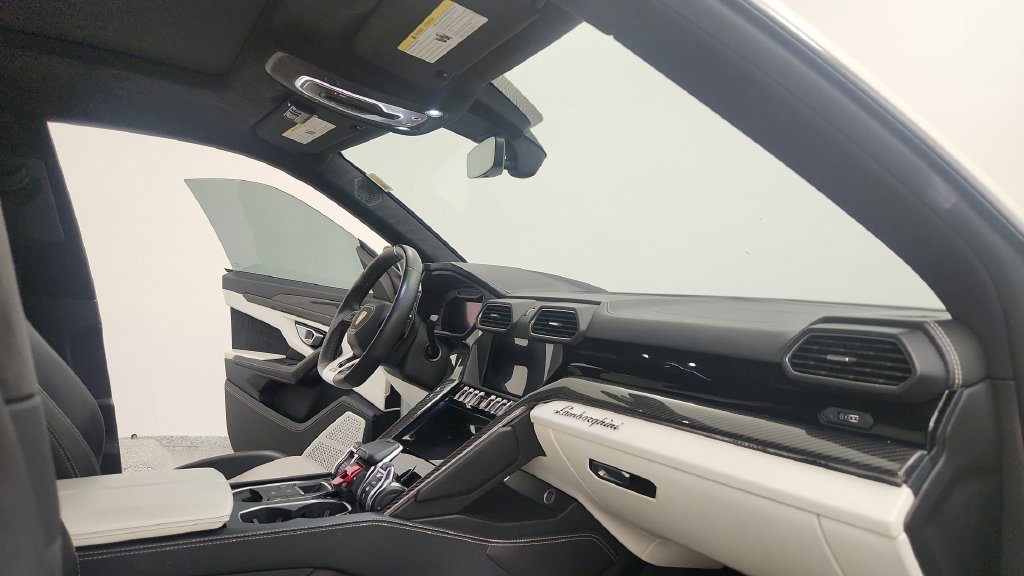 Used 2019 Lamborghini Urus AWD/4WD image 42