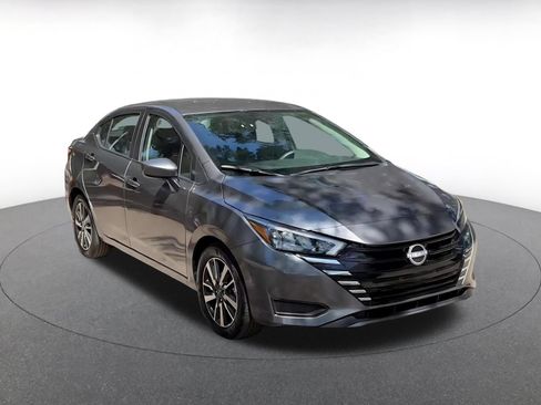 Used 2025 Nissan Versa SV FWD image 3