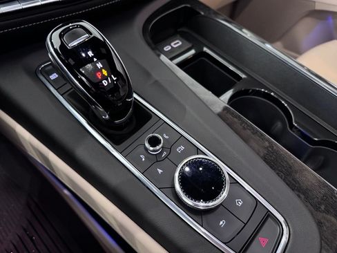 Certified 2023 Cadillac Escalade ESV Premium Luxury w/ Performance Package AWD/4WD image 24