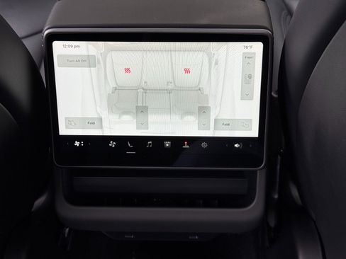 Used 2026 Tesla Model Y 2WD image 34