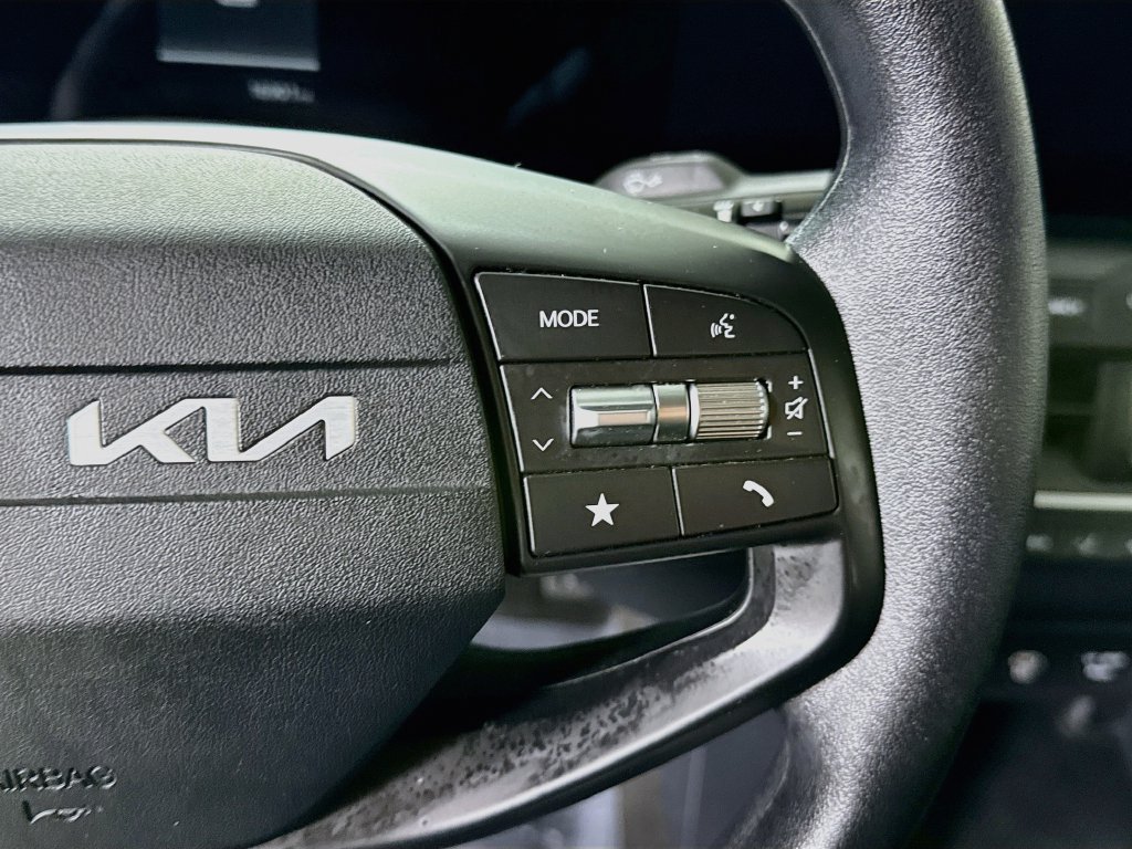 Certified 2025 Kia K4 FWD image 21