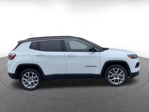 Used 2025 Jeep Compass Limited AWD/4WD image 16