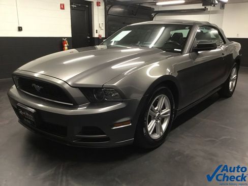 Used 2014 Ford Mustang Convertible image 16