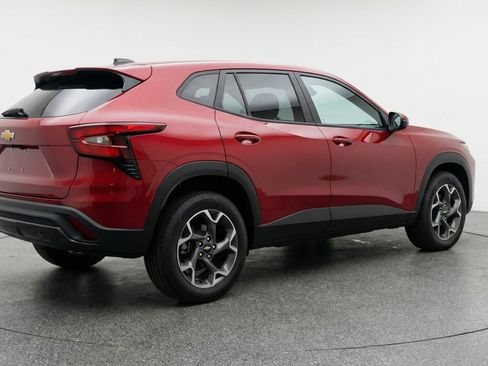 Used 2025 Chevrolet Trax LT image 9