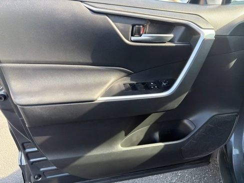 Used 2019 Toyota RAV4 XLE w/ Convenience Package AWD/4WD image 11