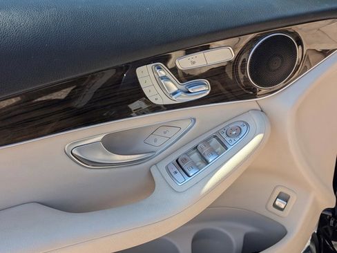 Used 2021 Mercedes-Benz GLC 300 image 11