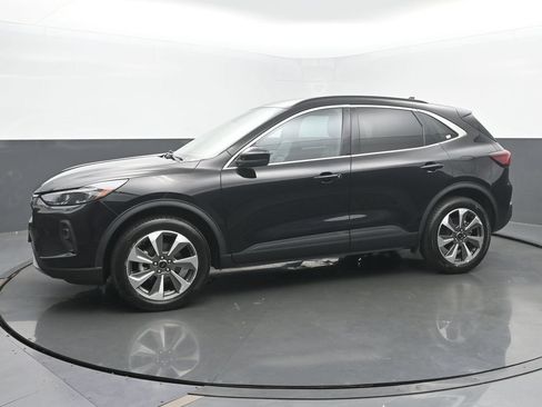 Used 2025 Ford Escape Platinum AWD/4WD image 2