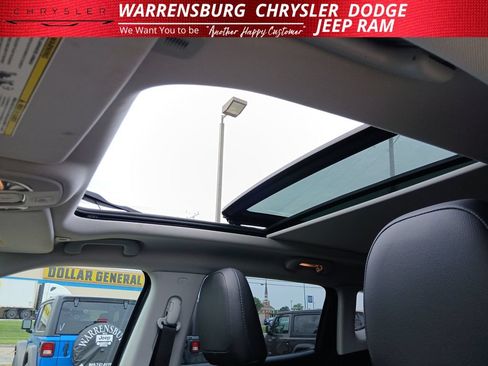 Used 2017 Jeep Compass Limited AWD/4WD image 29
