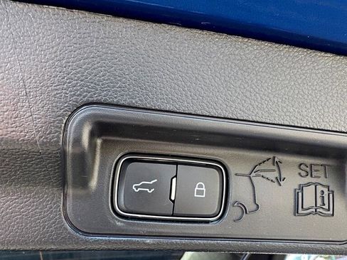 Used 2022 Ford Explorer XLT w/ Equipment Group 202A image 36