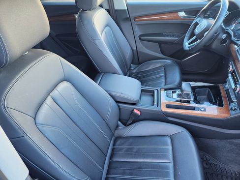 Used 2022 Audi Q5 2.0T Premium w/ Convenience Package image 28