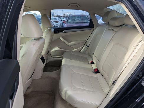 Used 2014 Volkswagen Passat 1.8T SE image 28