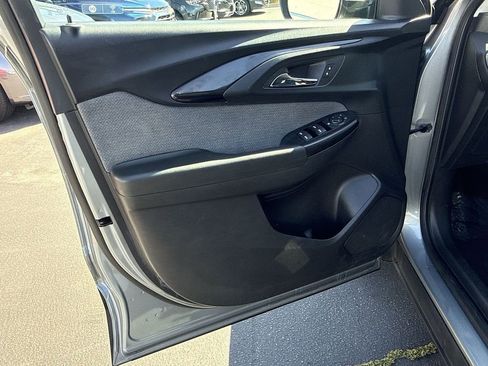 Used 2023 Chevrolet TrailBlazer LT w/ Convenience Package image 12