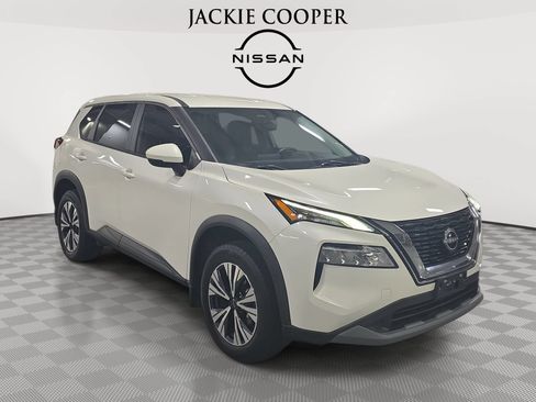 Used 2023 Nissan Rogue SV FWD image 3