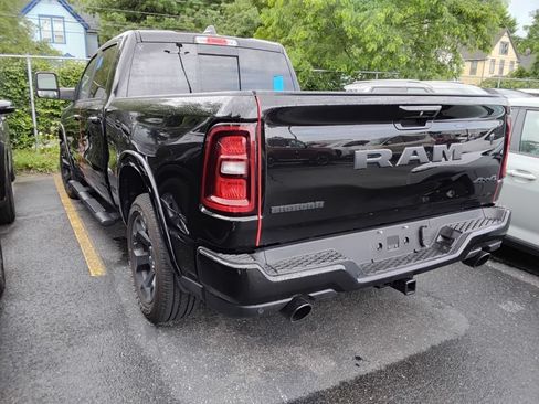 Used 2025 RAM 1500 Big Horn AWD/4WD image 9