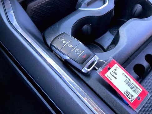 Used 2024 RAM 1500 Laramie image 13