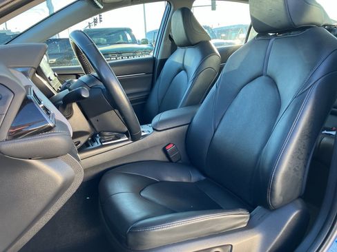 Used 2021 Toyota Camry XLE w/ Navigation Package image 29