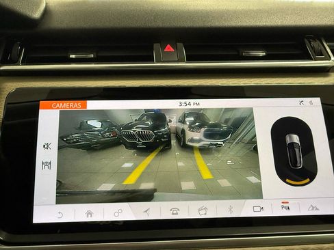 Used 2019 Land Rover Range Rover Velar S image 17