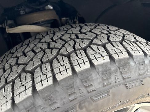 Used 2020 Chevrolet Silverado 1500 LT w/ All-Star Edition image 35