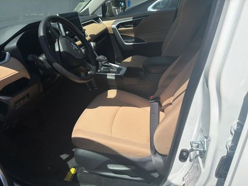 Used 2025 Toyota RAV4 LE AWD/4WD image 7