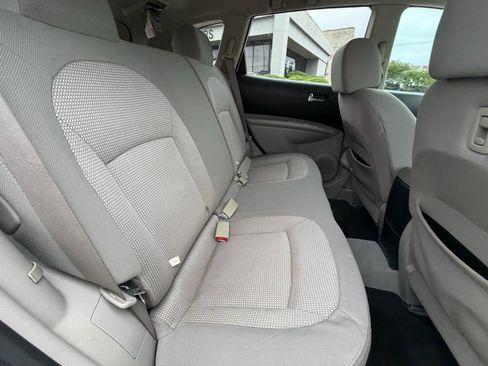 Used 2011 Nissan Rogue SV FWD image 37