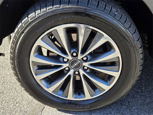 Used 2015 Lincoln Navigator 4WD image 9