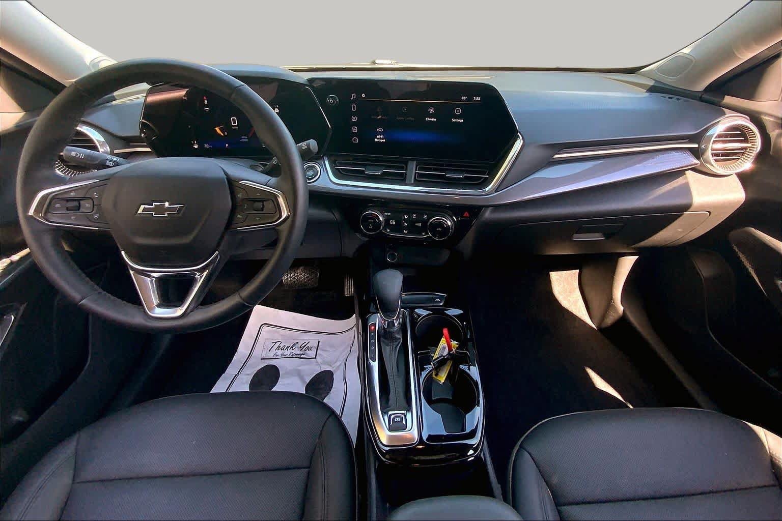 Used 2024 Chevrolet Trax ACTIV w/ Sunroof Package FWD image 16