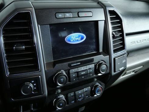 Certified 2022 Ford F250 XLT w/ Black Appearance Package AWD/4WD image 18