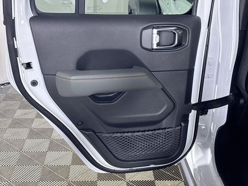 New 2026 Jeep Gladiator Mojave image 18