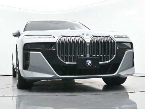 Used 2024 BMW 740i xDrive w/ Premium Package AWD/4WD image 52