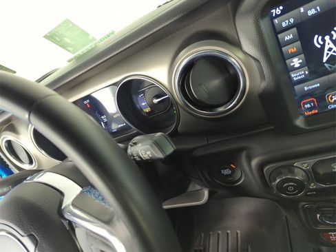 Used 2022 Jeep Wrangler Unlimited Rubicon 4xe image 24