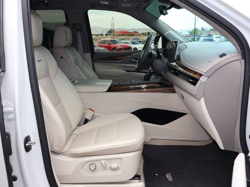 Used 2022 Cadillac Escalade Sport Platinum AWD/4WD image 34