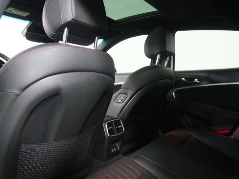 Used 2024 Genesis G70 2.5T w/ Sport Prestige Package image 17