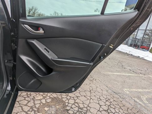 Used 2016 MAZDA MAZDA3 i Sport image 33