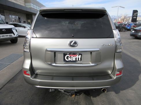 Used 2020 Lexus GX 460 Premium image 7
