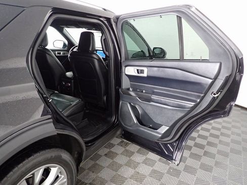 Used 2020 Ford Explorer Limited image 32