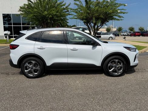 Used 2026 Ford Escape ST-Line AWD/4WD image 2