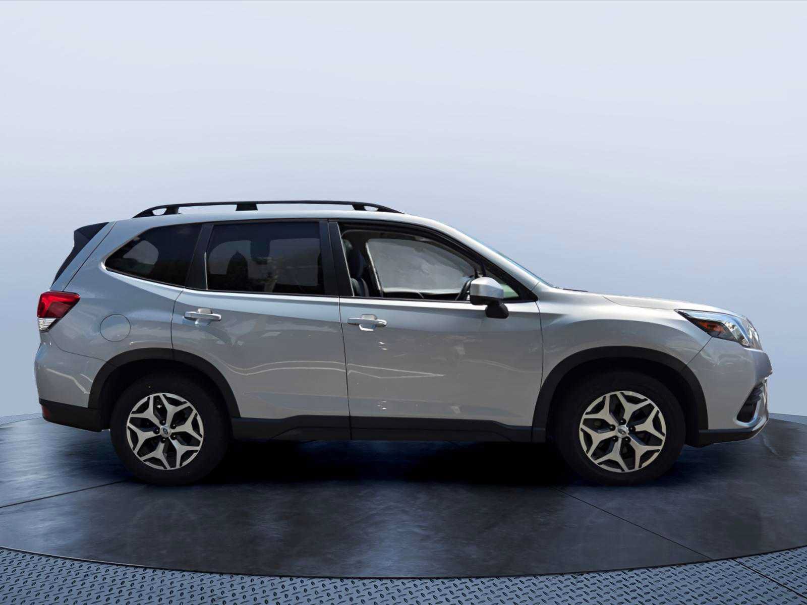 Used 2024 Subaru Forester Premium AWD/4WD image 6