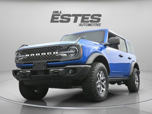 Used 2025 Ford Bronco Badlands AWD/4WD image 2