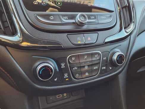 Used 2022 Chevrolet Equinox RS w/ RS Leather Package image 19