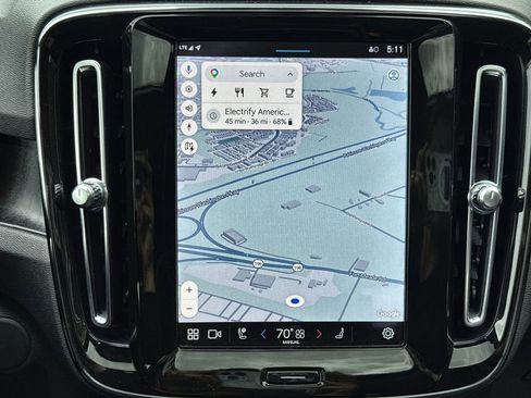 Used 2023 Volvo XC40 Recharge Plus AWD/4WD image 19