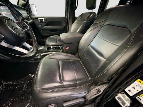 Used 2019 Jeep Wrangler Unlimited Sahara AWD/4WD image 11