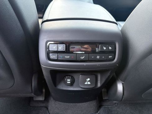 Used 2023 Hyundai Palisade Limited AWD/4WD image 21