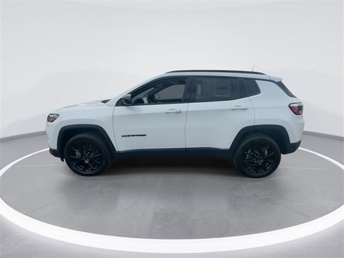 New 2026 Jeep Compass Latitude image 5
