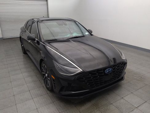 Used 2021 Hyundai Sonata Limited w/ Preferred Accessory Package FWD image 14