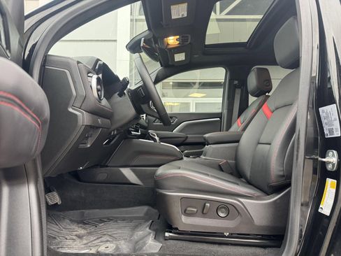 Used 2024 Chevrolet Colorado Z71 w/ Z71 Convenience Package 2 image 12