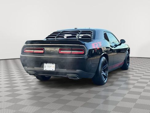 Used 2018 Dodge Challenger R/T image 3